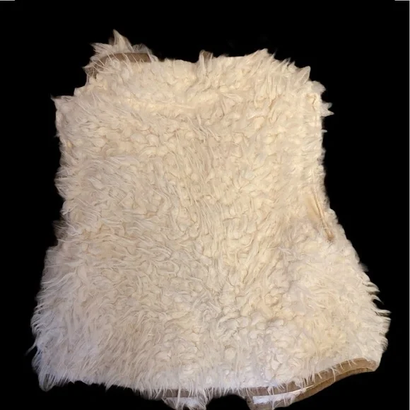 Little Lass Vest - Picture 3 of 9